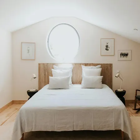 Renovated Barn With Panoramic Views In Perigord