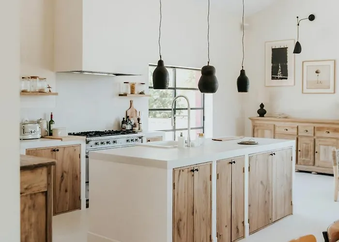 Renovated Barn With Panoramic Views In Perigord *