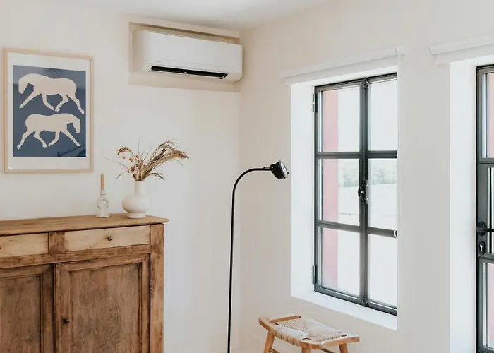 Renovated Barn With Panoramic Views In Perigord Semesterbostad