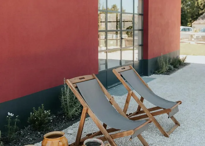 Renovated Barn With Panoramic Views In Perigord Bardou